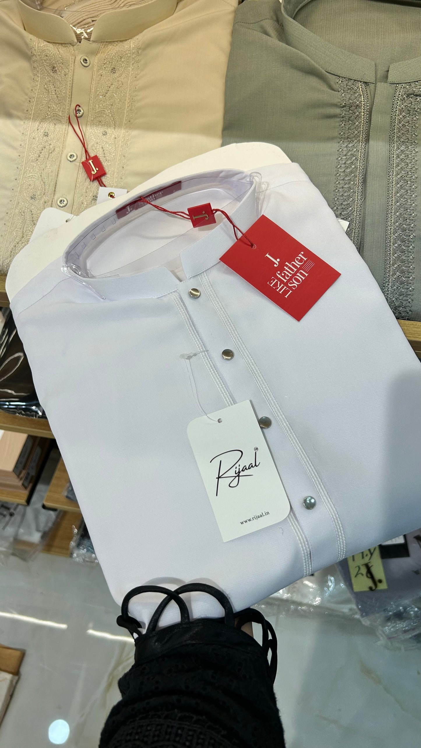 White Embroidered Kameez Shalwar