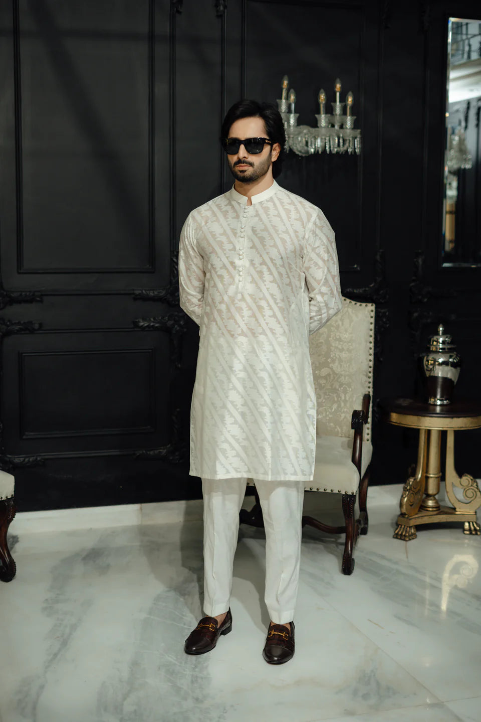 Ivory Qamash Kurta Pyjama