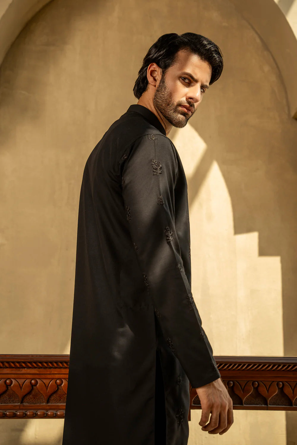 Black Embroidered Kurta Pyjama