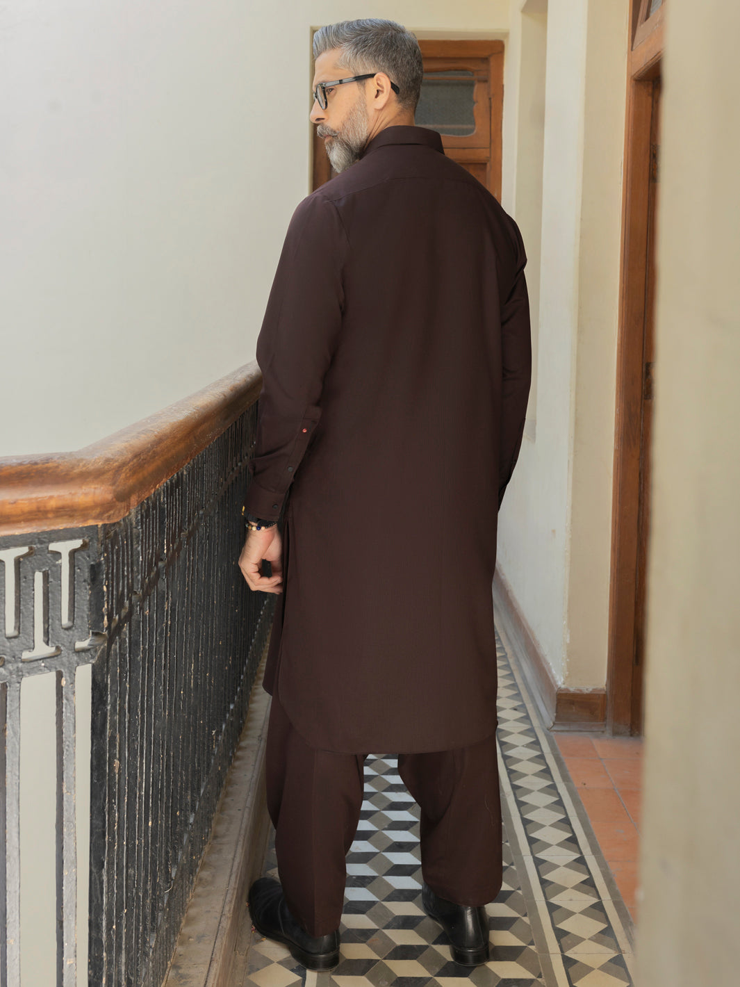 Wasim Akram Maroon Kameez Shalwar
